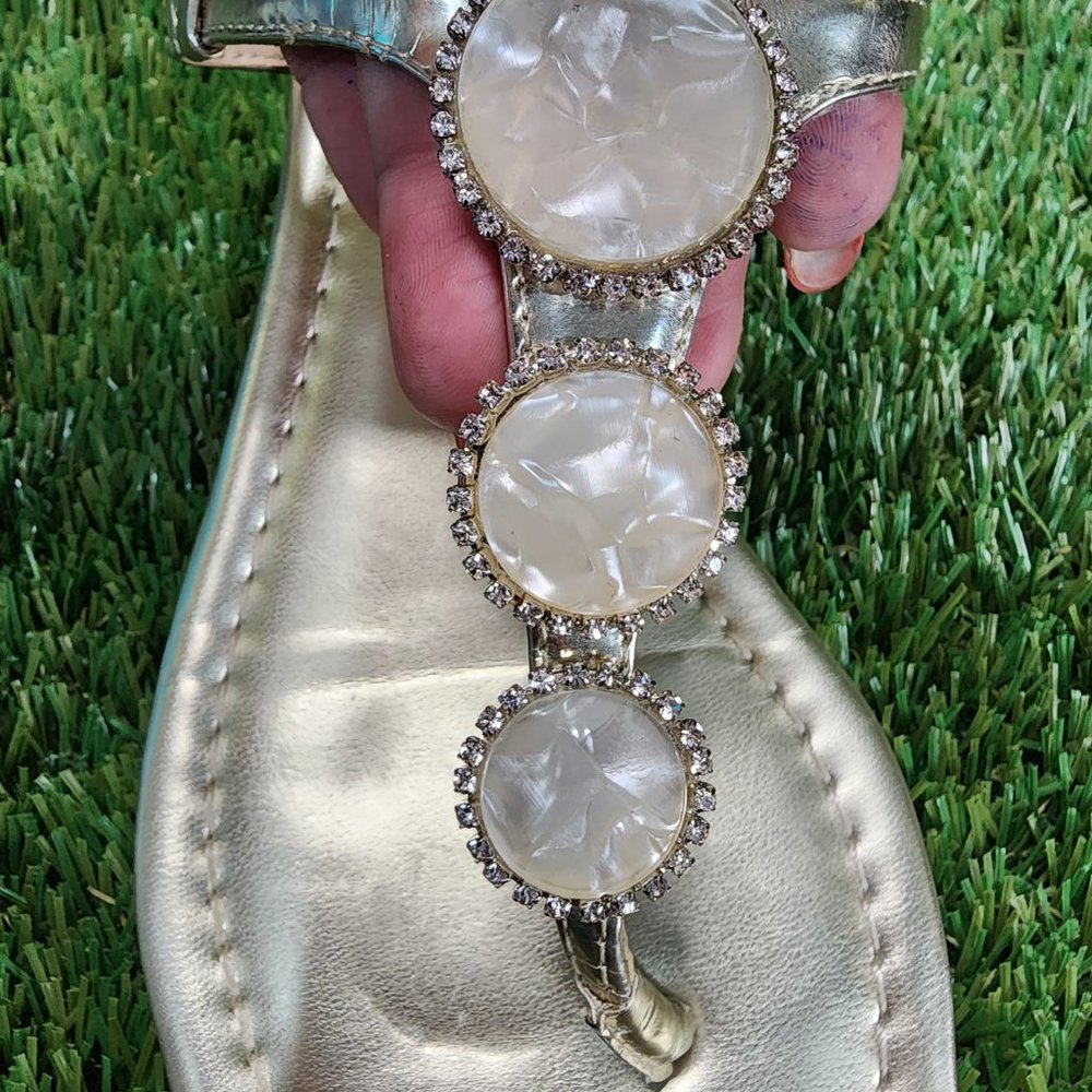 MARC FISHER - Gold Thong Sandals w/Mother of Pearl Design in Excellent Condition - Picture 2 of 5